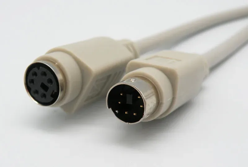 CONEX. TECLADO, MINIDIN 6 M - MINIDIN 6 H, 6C+1, MOLDEADO, RECTO, 1.8m